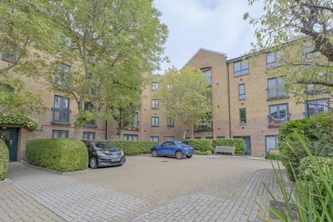 3 bedroom flat to rent, Durward Street, Whitechapel, London, E1