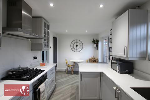 82 Beechfield Walk, Waltham Abbey, EN9 3AA