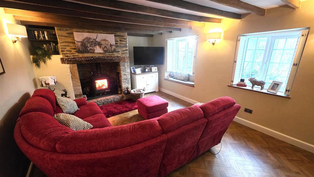 NEW FURTHER LIVING ROOM.jpg