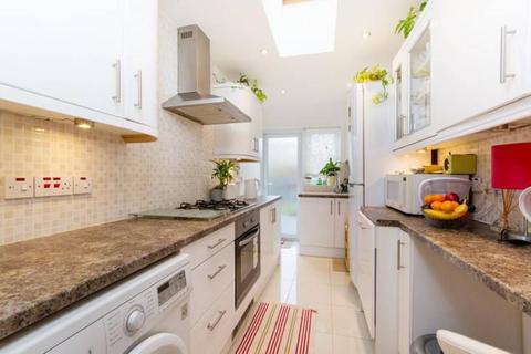 undefined, Bond Road, Mitcham, CR4