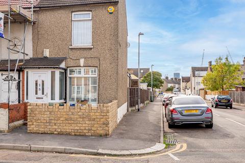 4 bedroom end of terrace house for sale, Arthur Street, Grays, RM17