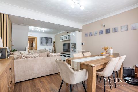 4 bedroom end of terrace house for sale, Arthur Street, Grays, RM17