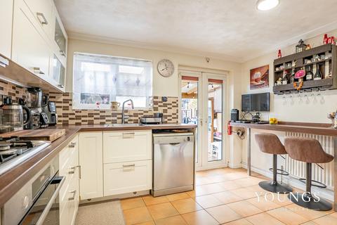 4 bedroom end of terrace house for sale, Arthur Street, Grays, RM17