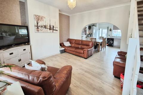 2 bedroom terraced house for sale, Shaw Road, Oldham, OL2