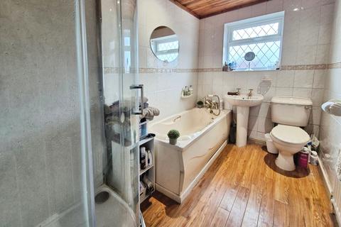 2 bedroom terraced house for sale, Shaw Road, Oldham, OL2