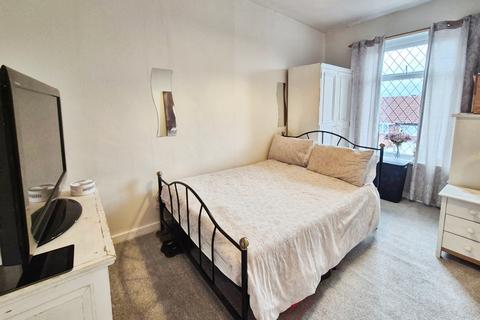 2 bedroom terraced house for sale, Shaw Road, Oldham, OL2