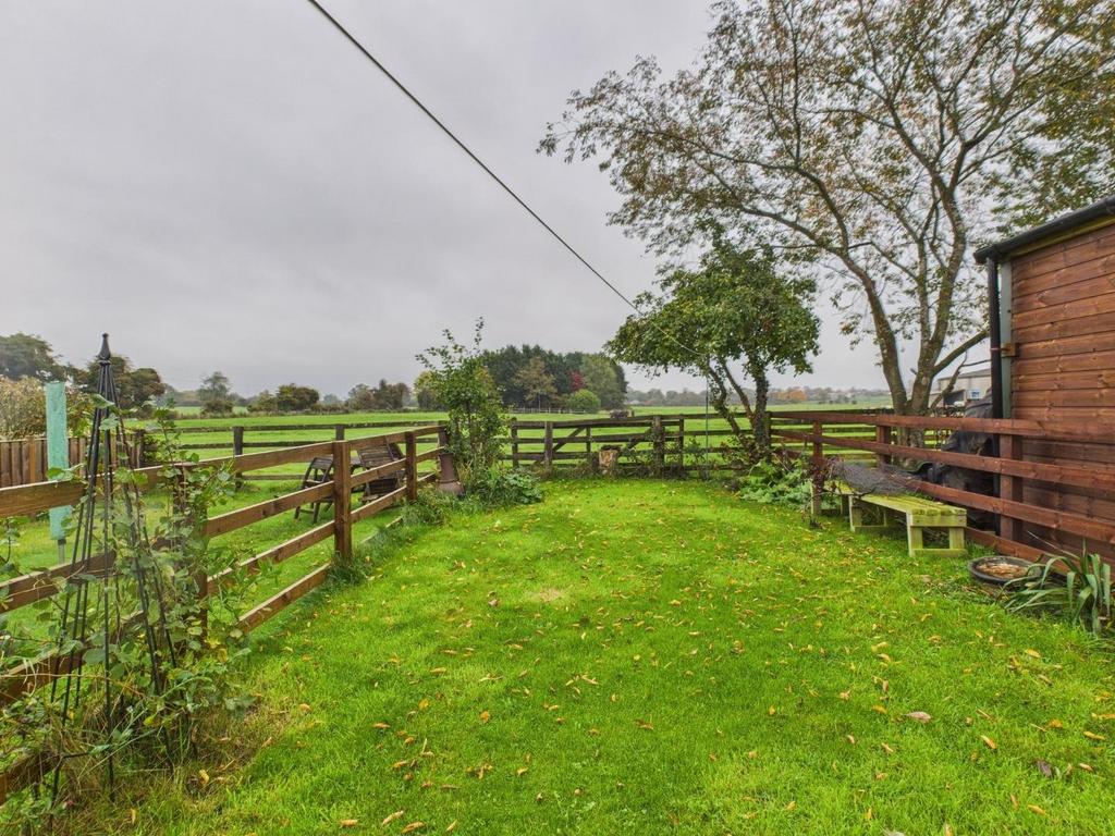 CAM04169 G0-PR0151-STILL018.jpg