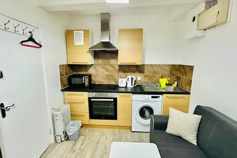 Studio to rent, ALL BILLS IN | BEAUTIFUL STUDIO FLAT | AVAILABLE NOW , London E11