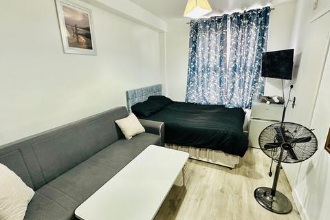 Studio to rent, ALL BILLS IN | BEAUTIFUL STUDIO FLAT | AVAILABLE NOW , London E11