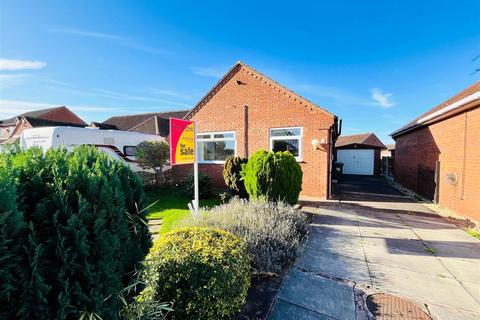 2 bedroom detached bungalow for sale, Ivy Park Road, Goole
