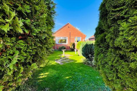 2 bedroom detached bungalow for sale, Ivy Park Road, Goole