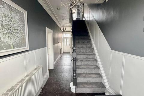 4 bedroom house to rent, Wakefield Road, Dewsbury