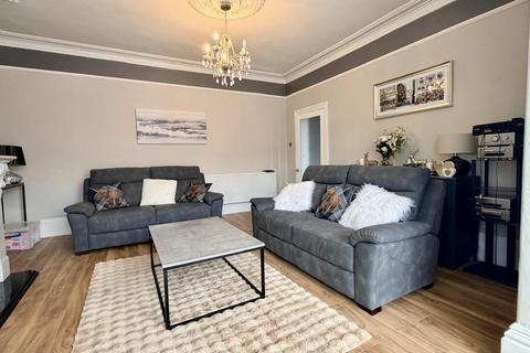 4 bedroom house to rent, Wakefield Road, Dewsbury