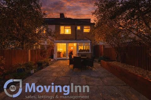 4 bedroom end of terrace house for sale, Chestnut Grove, Mitcham, CR4 1RE