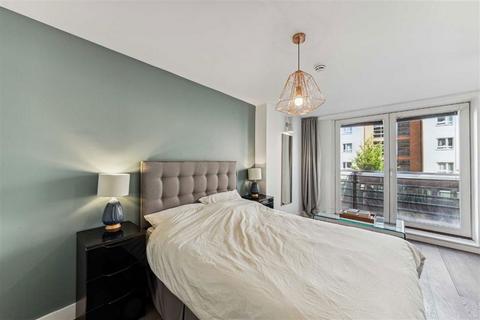 2 bedroom flat to rent, Creek Road, London SE8