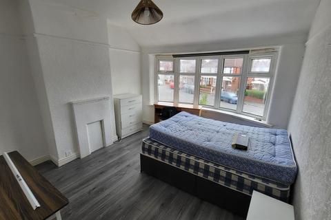 undefined, Mornington Crescent, Manchester M14