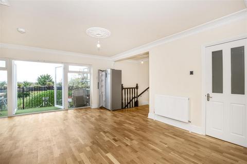 38 Hambrook Lane, Stoke Gifford, Bristol, BS34 8QD