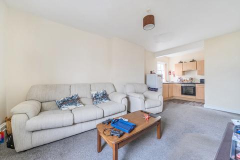 2 bedroom flat for sale, High Street, Hampshire PO12