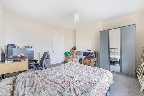 2 bedroom flat for sale, High Street, Hampshire PO12