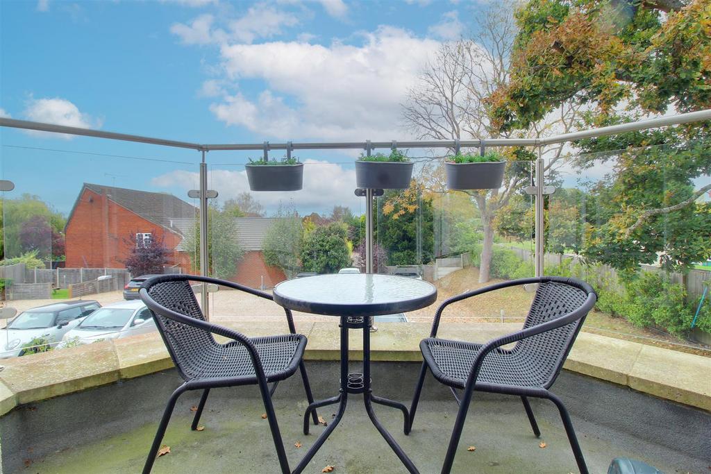 IMG 9976-IMG 9978.jpg