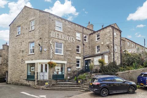 undefined, Herriots Guest House Main Street, Hawes Leyburn DL8 3QW