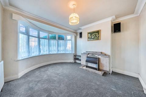 3 bedroom semi-detached house for sale, West Park Drive West, Roundhay