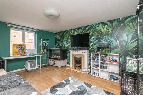 undefined, Spruce Court, Wakefield