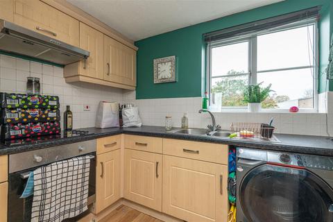 undefined, Spruce Court, Wakefield