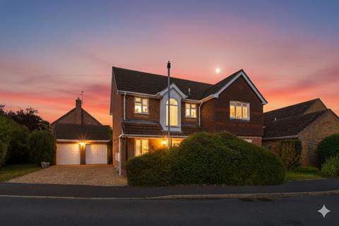 4 bedroom detached house for sale, Russell Drive, Cowbit, Spalding, Lincolnshire, PE12