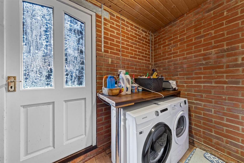 54 Hartland Ave Web28.jpg