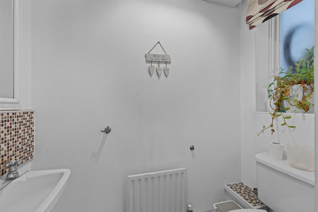 54 Hartland Ave Web10.jpg