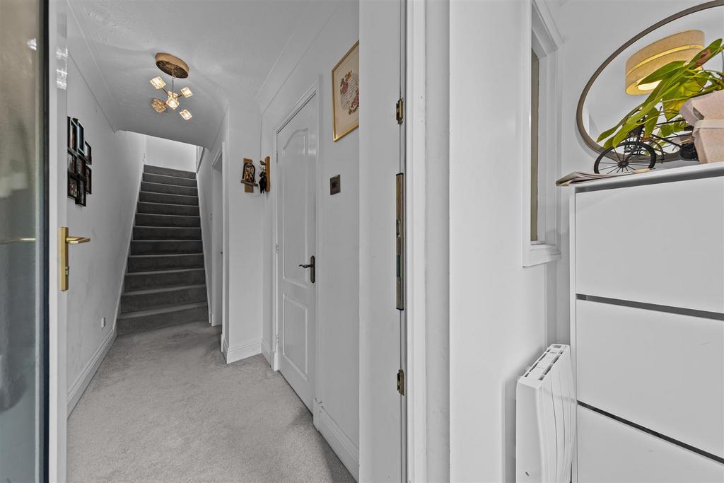 54 Hartland Ave Web07.jpg
