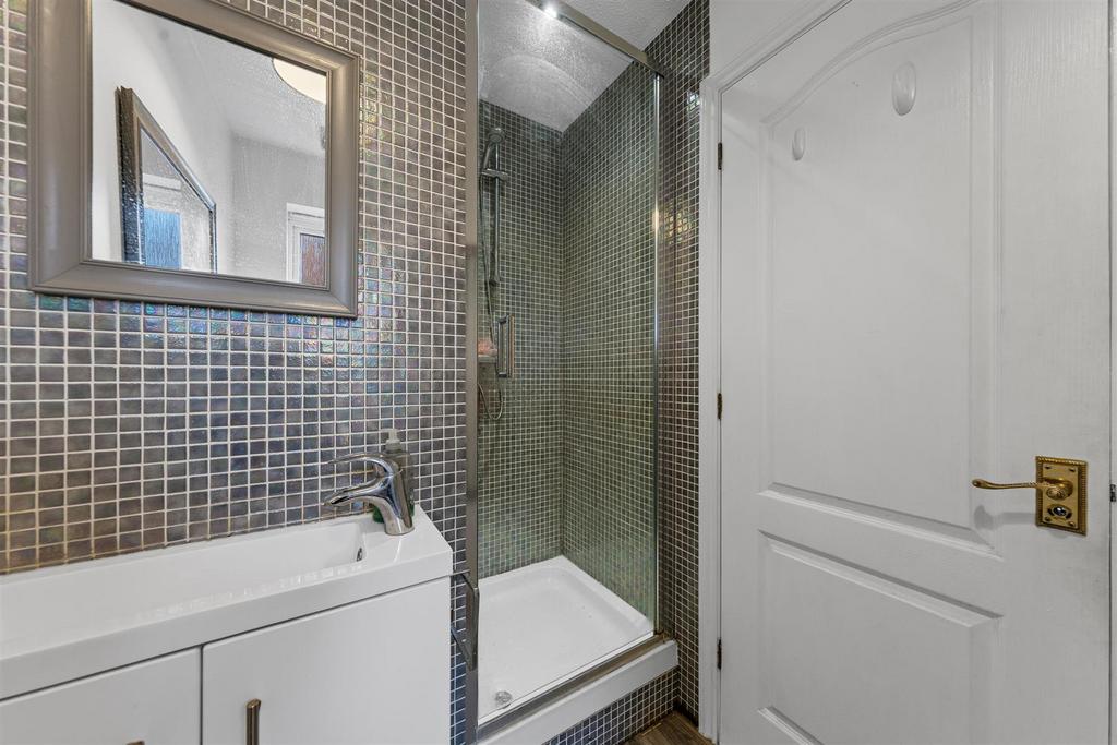 54 Hartland Ave Web24.jpg