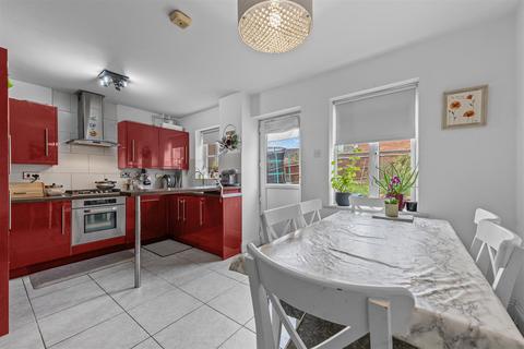 3 bedroom detached house for sale, Hartland Avenue, Milton Keynes MK4