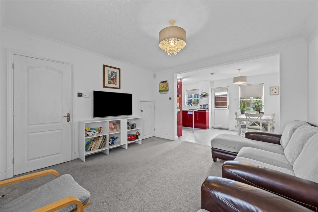54 Hartland Ave Web13.jpg