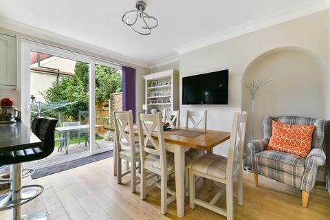 4 bedroom semi-detached house for sale, Bolton Road, Chessington