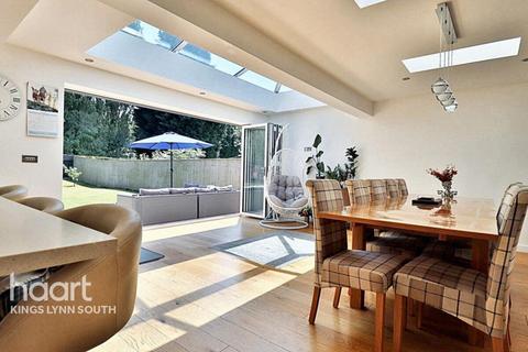 4 bedroom detached bungalow for sale, School Road, Tilney High End