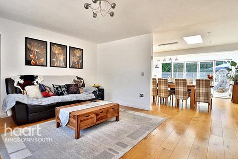 4 bedroom detached bungalow for sale, School Road, Tilney High End