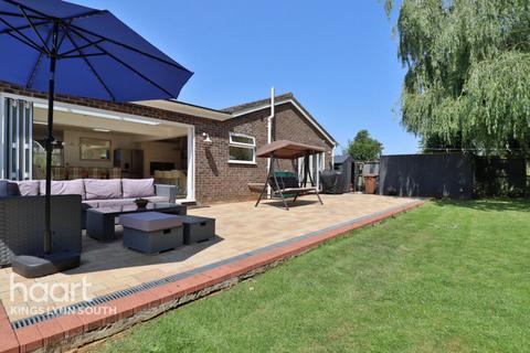 4 bedroom detached bungalow for sale, School Road, Tilney High End