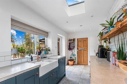 4 Deepslade Close, Southgate, Swansea, SA3 2DQ