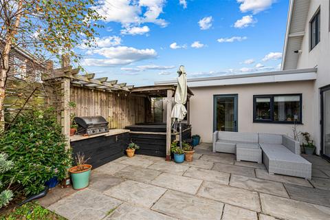 4 Deepslade Close, Southgate, Swansea, SA3 2DQ