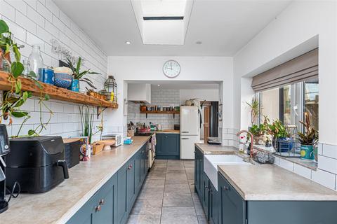 4 Deepslade Close, Southgate, Swansea, SA3 2DQ