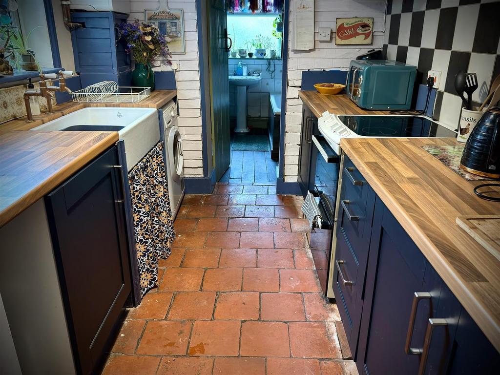 KITCHEN.jpg