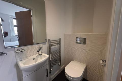 1 bedroom in a house share to rent, Cyprian house, Monthermer road CF24