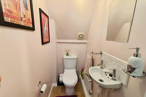 5 bedroom detached house for sale, Larmouth Court, Willington, Crook
