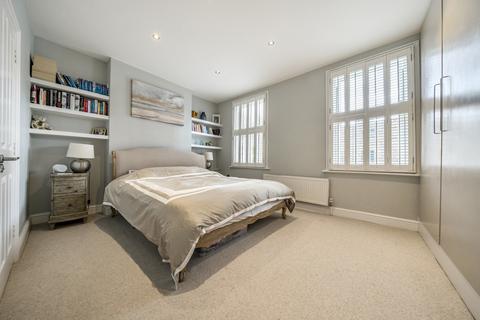 4 bedroom end of terrace house for sale, Old Woolwich Road, London