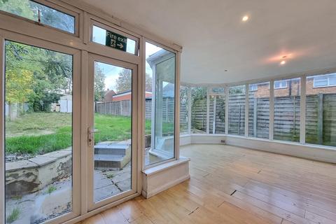 11 Hazel Grove, Romford, RM6 5PX