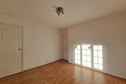 11 Hazel Grove, Romford, RM6 5PX