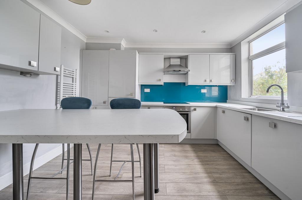 1370289-3-68f11f6...