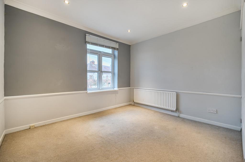 1370289-8-68f1202...